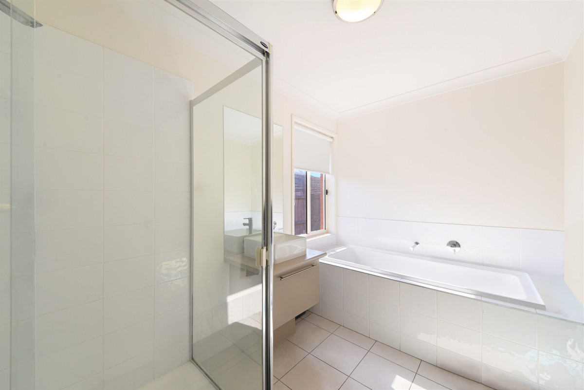 57 Valentine Circuit, Augustine Heights, QLD 4300 AUS