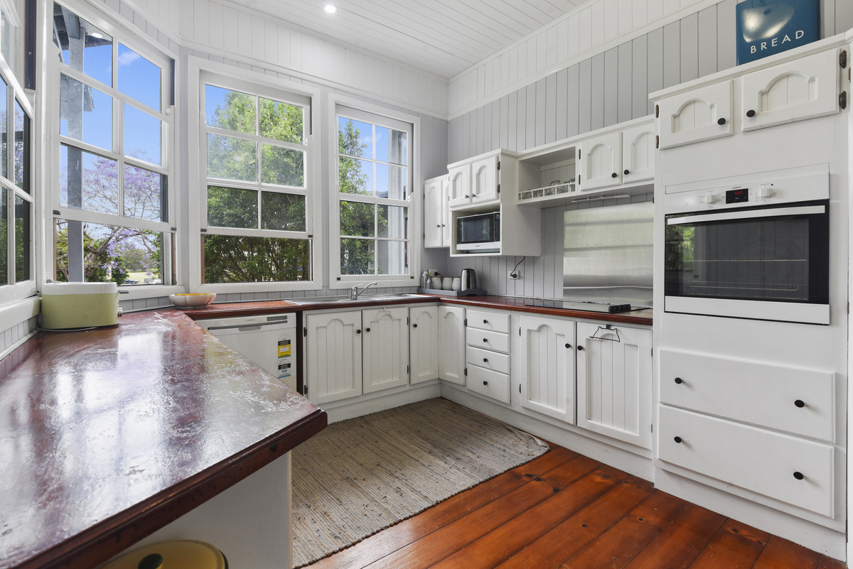 75 Grantson Street, Windsor, QLD 4030 AUS