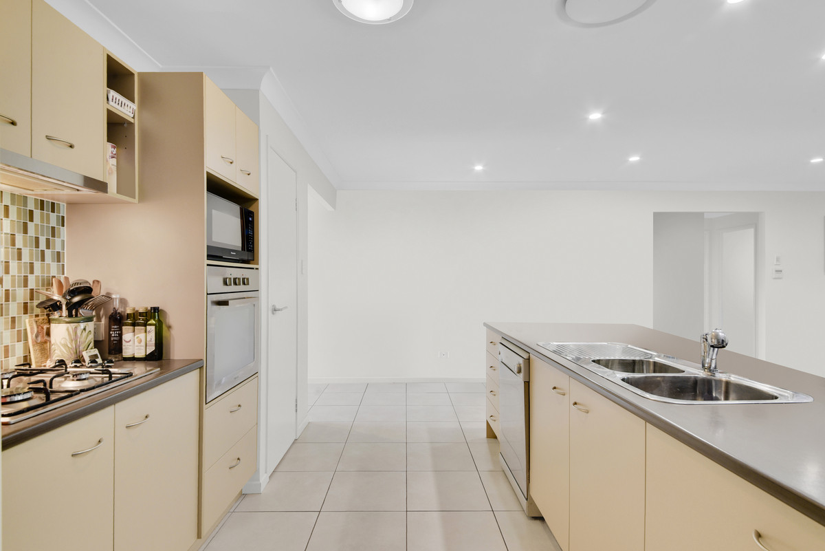 8 Jean Close, Joyner, QLD 4500 AUS