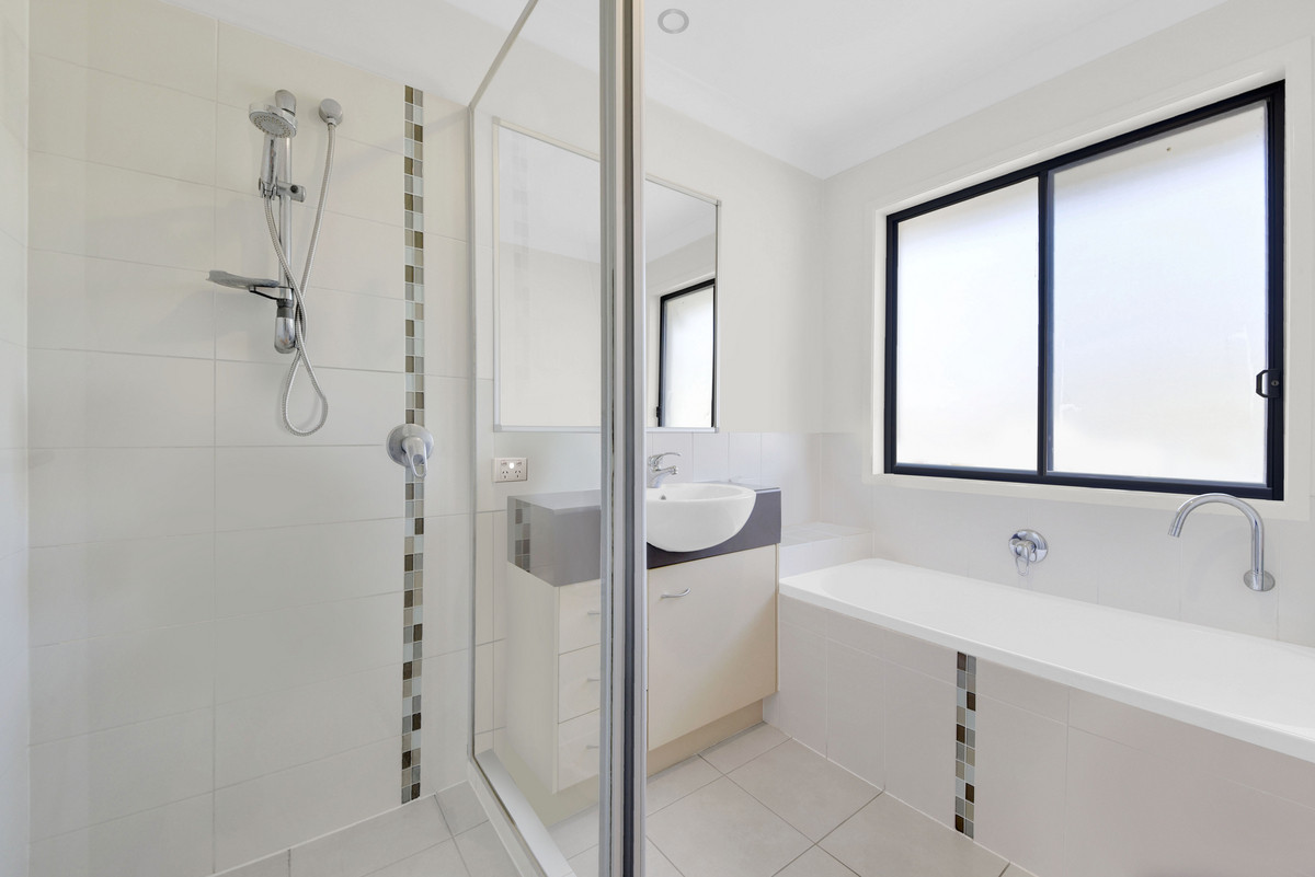 8 Jean Close, Joyner, QLD 4500 AUS