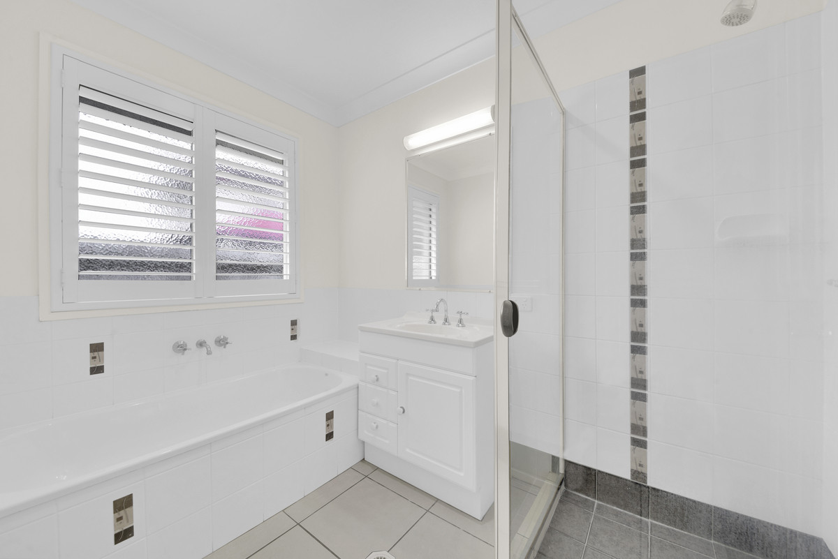 8 Albatross Close, North Lakes, QLD 4509 AUS