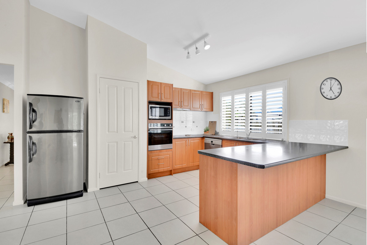 8 Albatross Close, North Lakes, QLD 4509 AUS