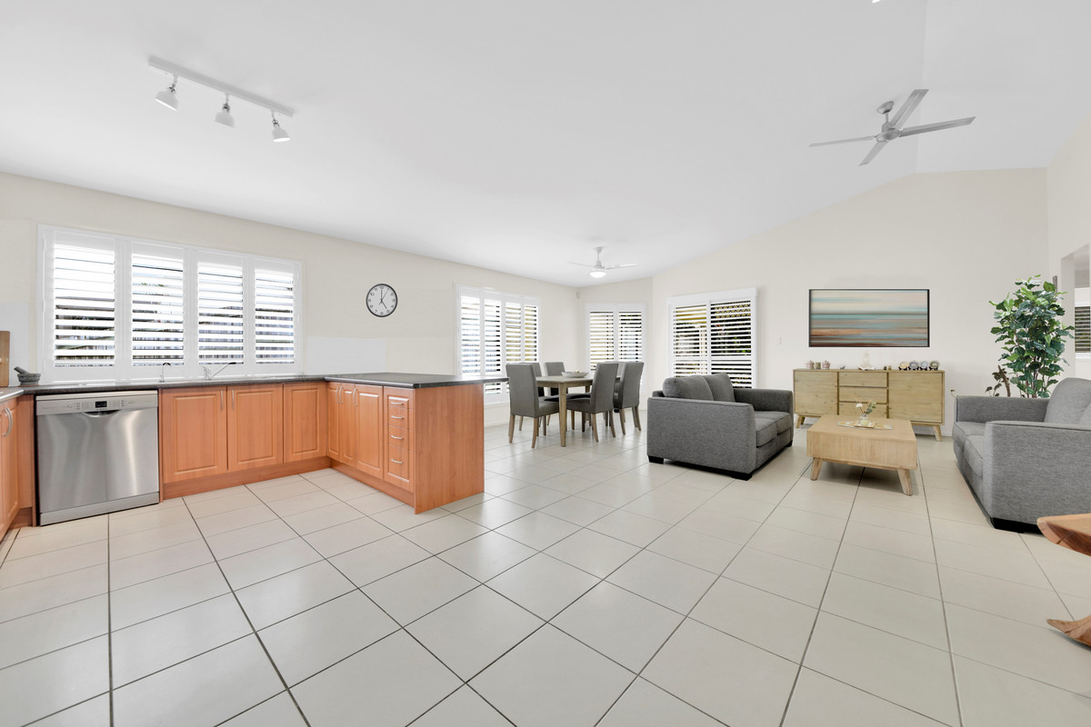 8 Albatross Close, North Lakes, QLD 4509 AUS