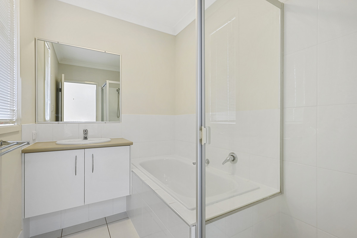 3 Francisca Drive, Augustine Heights, QLD 4300 AUS