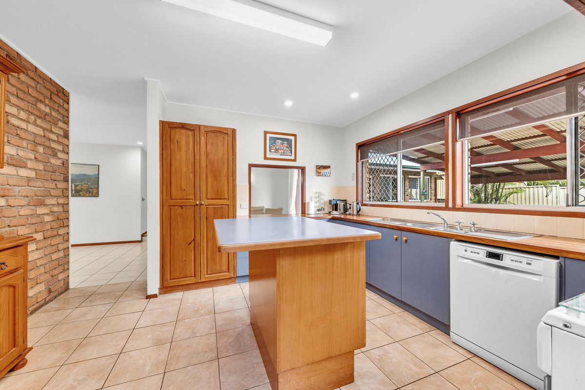 84 Dorville Road, Carseldine, QLD 4034 AUS