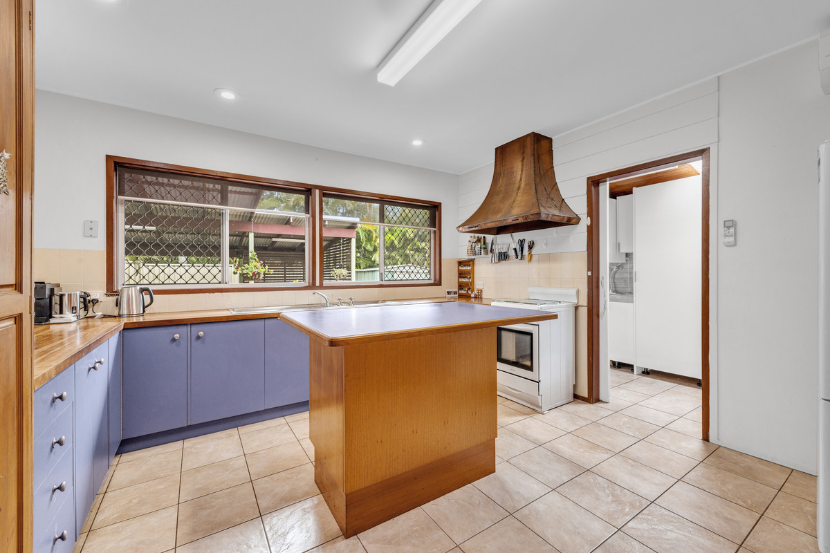 84 Dorville Road, Carseldine, QLD 4034 AUS