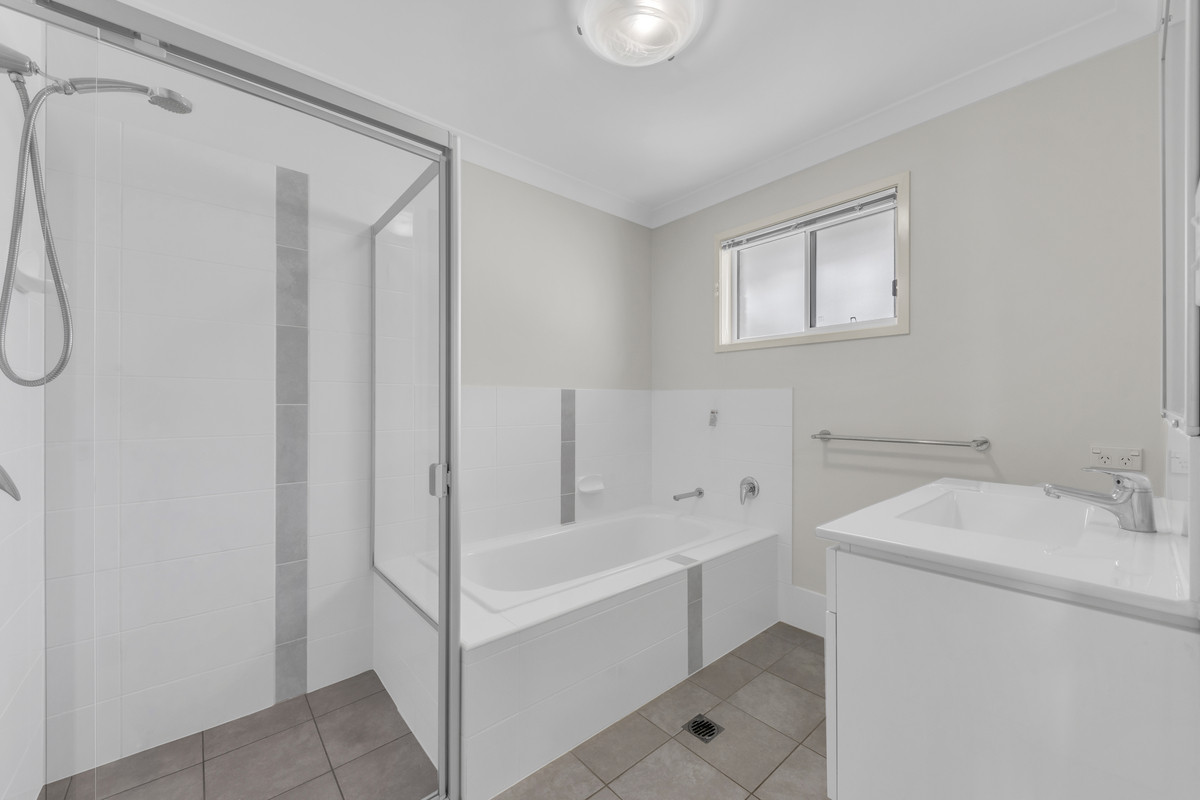13/111 Cowie Road, Carseldine, QLD 4034 AUS
