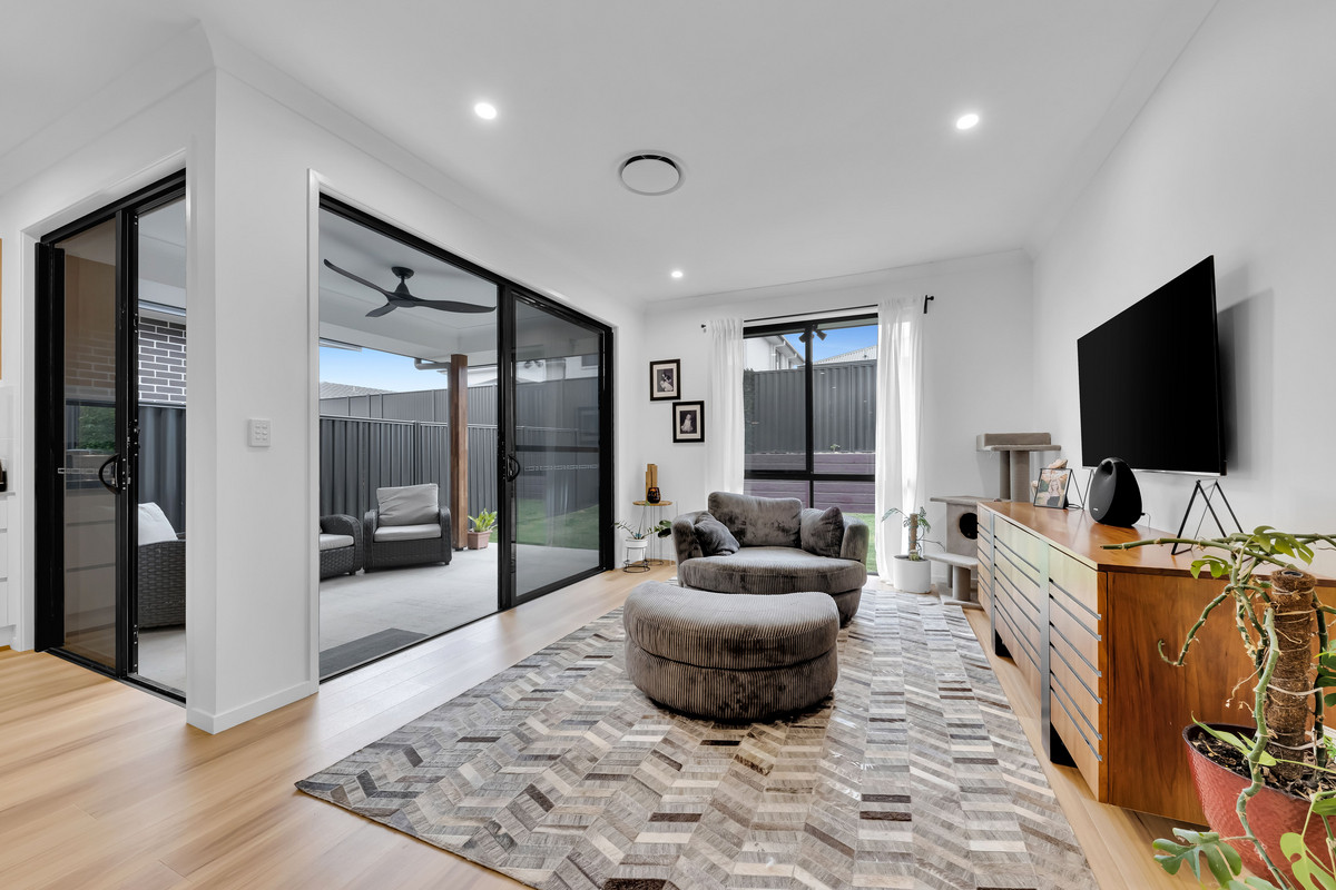 50 Palatial Crescent, Griffin, QLD 4503 AUS