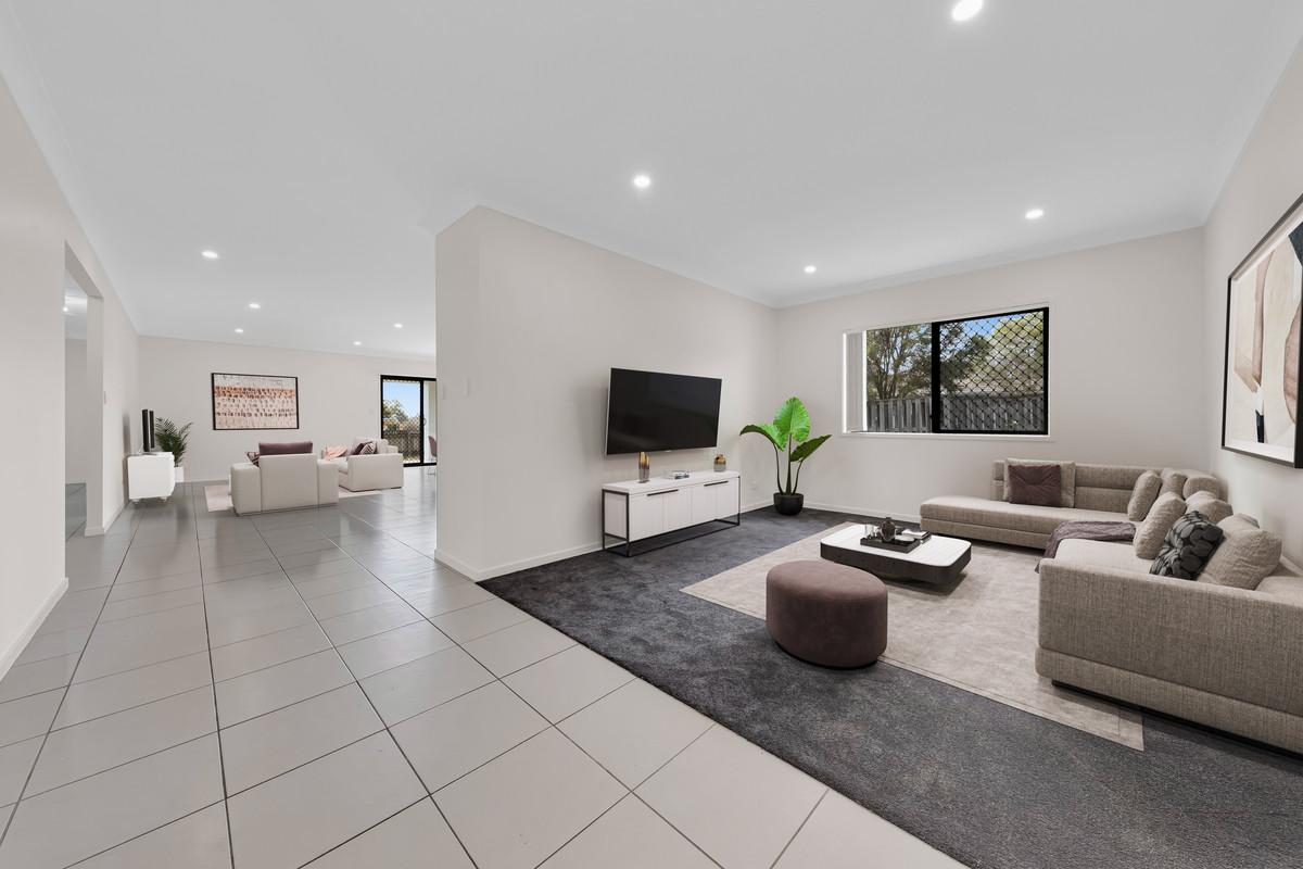 44 Roach Crescent, Redbank Plains, QLD 4301 AUS