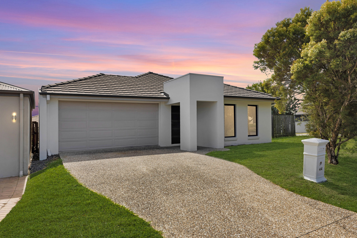 44 Roach Crescent, Redbank Plains, QLD 4301 AUS