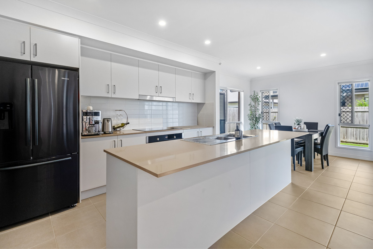 19 Tiffany Street, Newport, QLD 4020 AUS