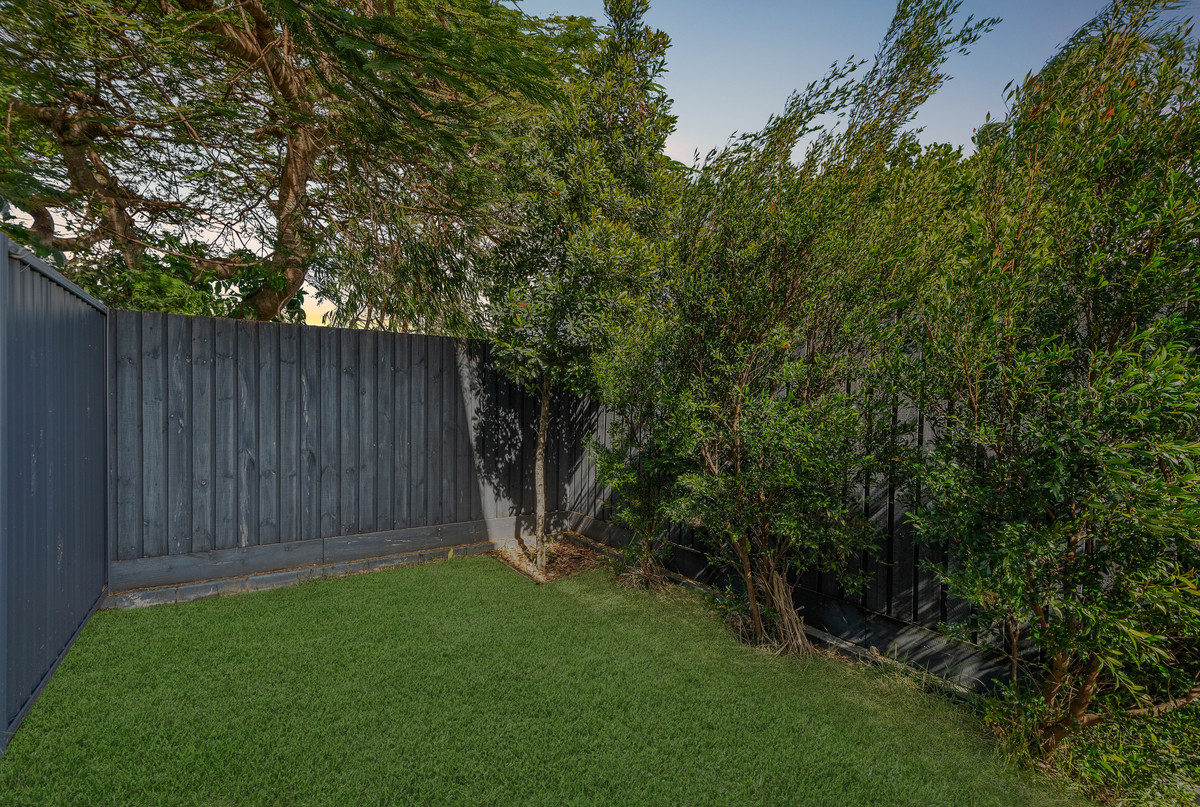 4/43 King Street, Woody Point, QLD 4019 AUS
