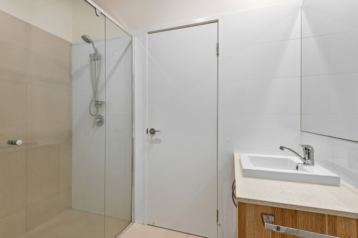 4/43 King Street, Woody Point, QLD 4019 AUS