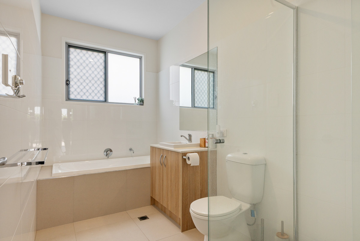 4/43 King Street, Woody Point, QLD 4019 AUS